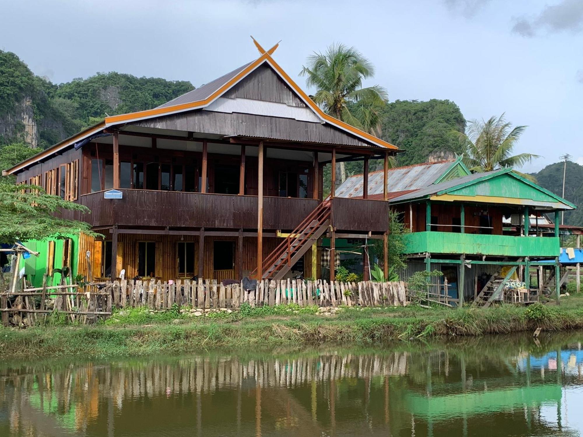 Nasrul House Homestay For Backpackers Maros 외부 사진