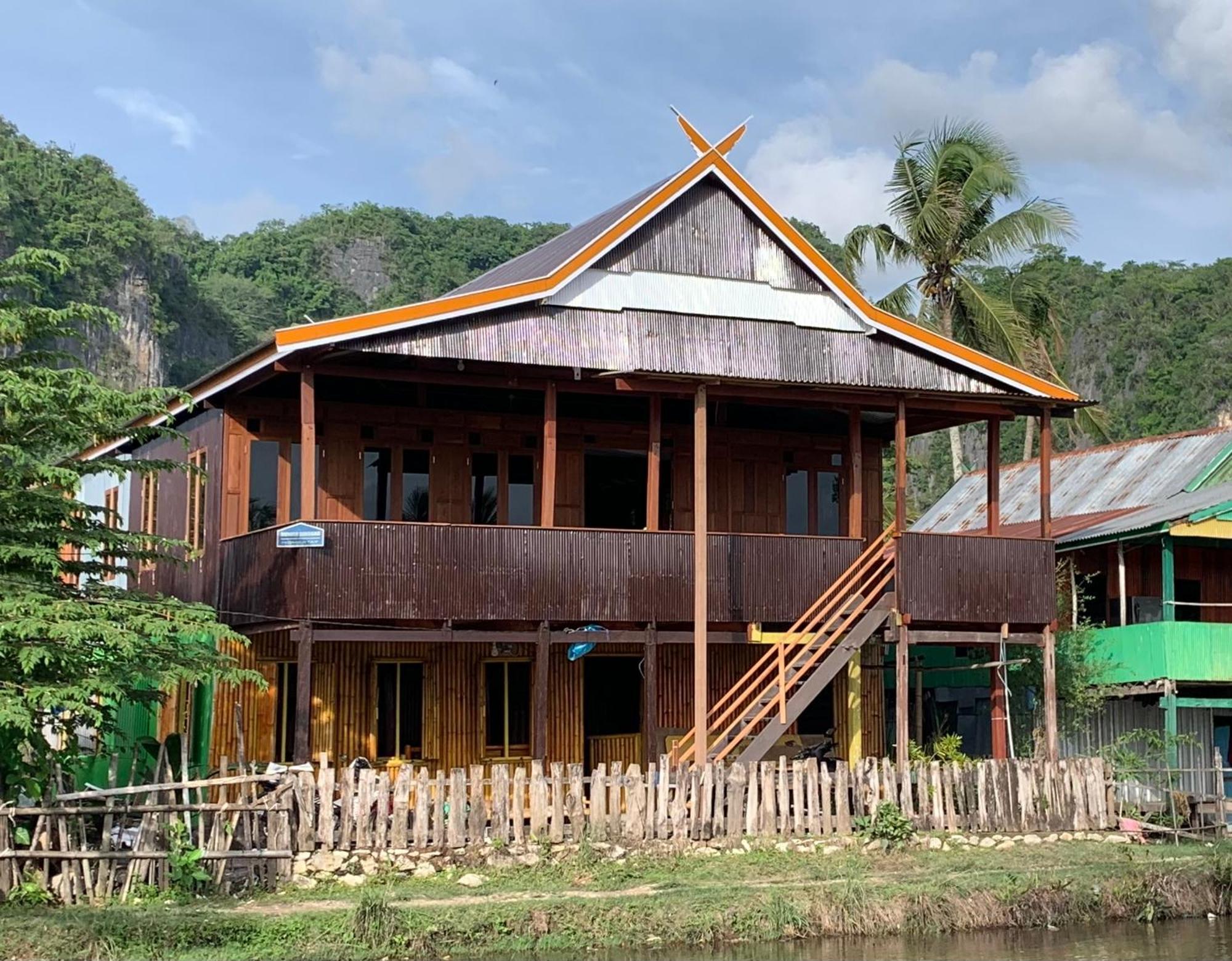 Nasrul House Homestay For Backpackers Maros 외부 사진