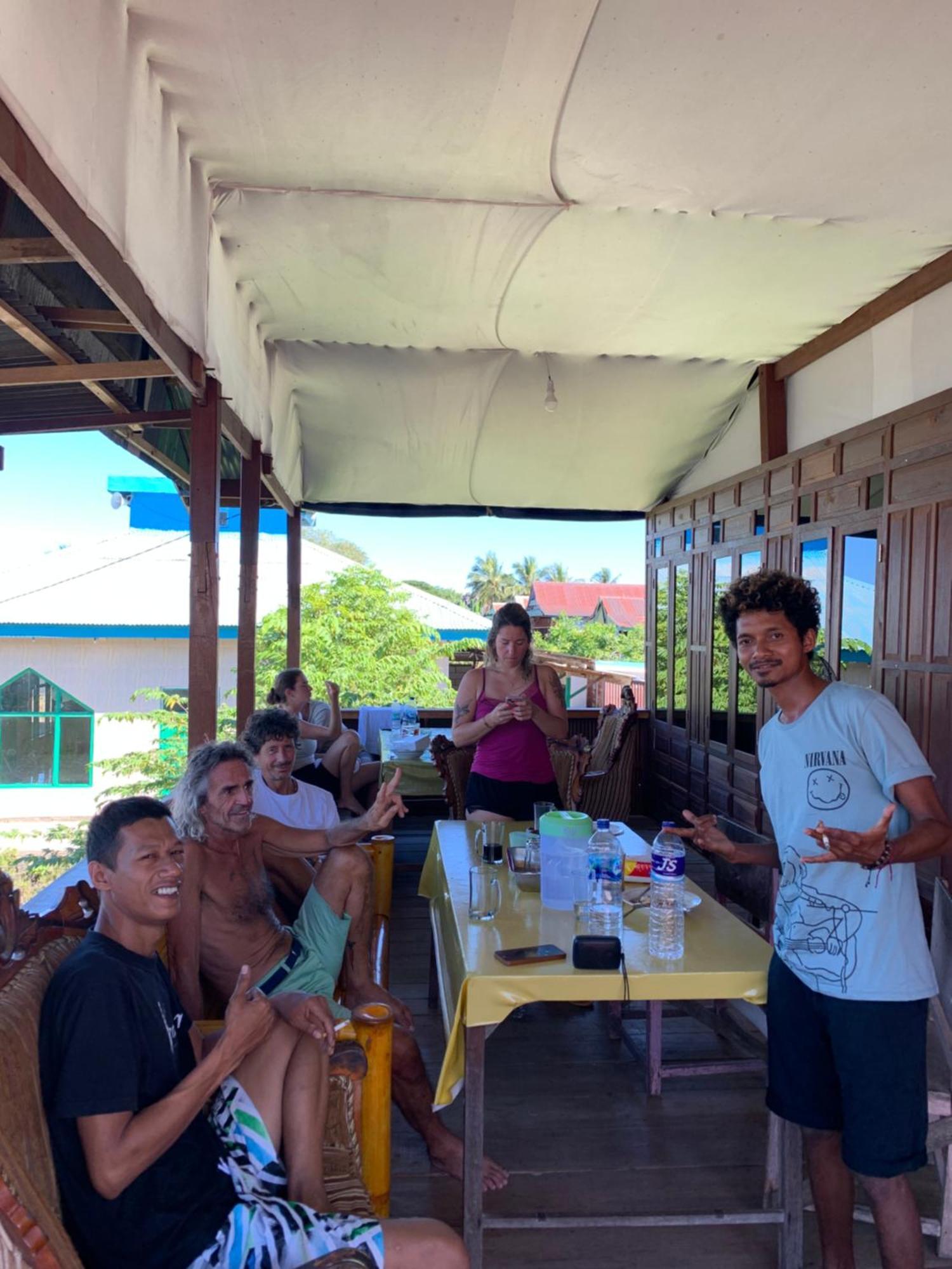 Nasrul House Homestay For Backpackers Maros 외부 사진