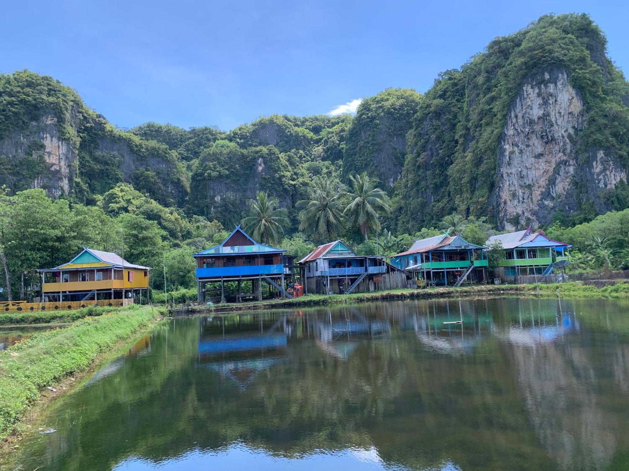 Nasrul House Homestay For Backpackers Maros 외부 사진